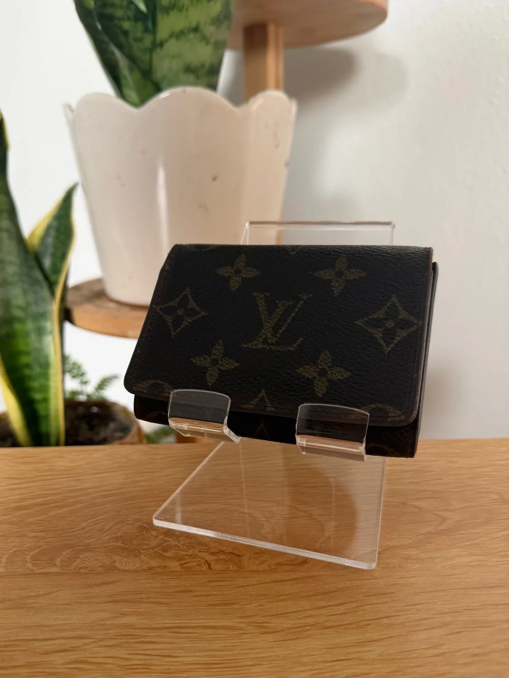 Louis Vuitton Bifold Leather Cardholder/Wallet *Rare Item* - Picture 1 of 12